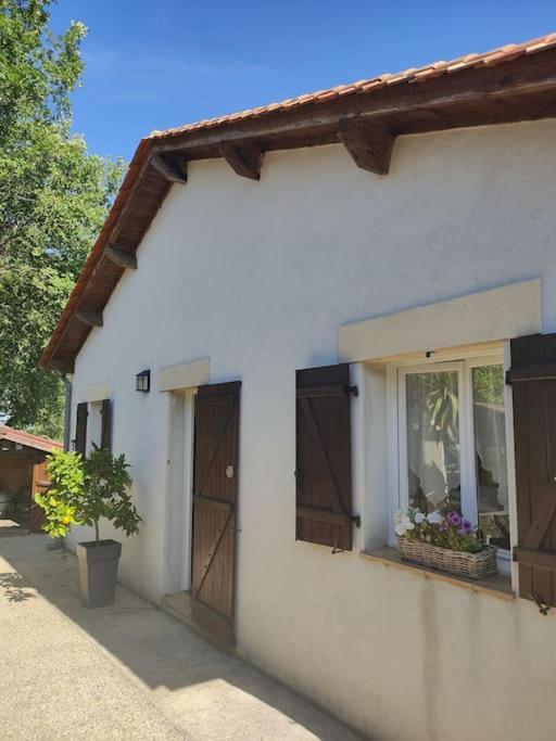 Gîte l' Arbre de Vie indépendant, au calme Les Essards  Esterno foto