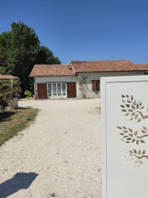 Gîte l' Arbre de Vie indépendant, au calme Les Essards  Esterno foto