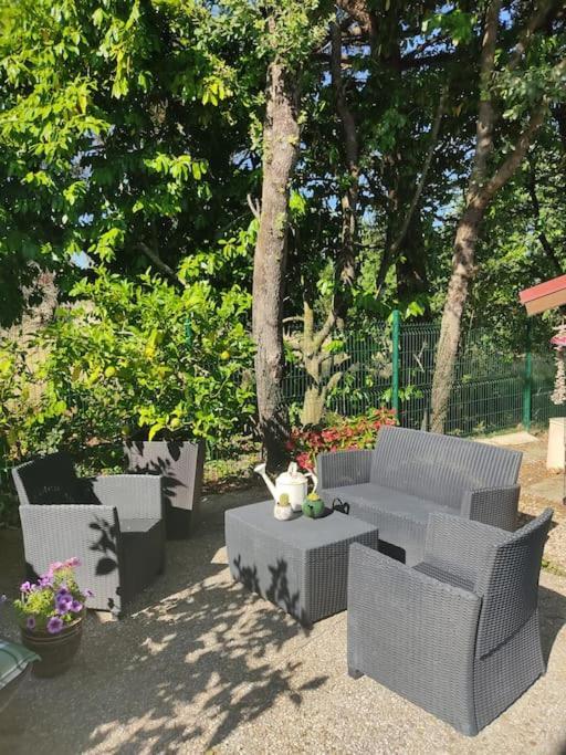 Gîte l' Arbre de Vie indépendant, au calme Les Essards  Esterno foto
